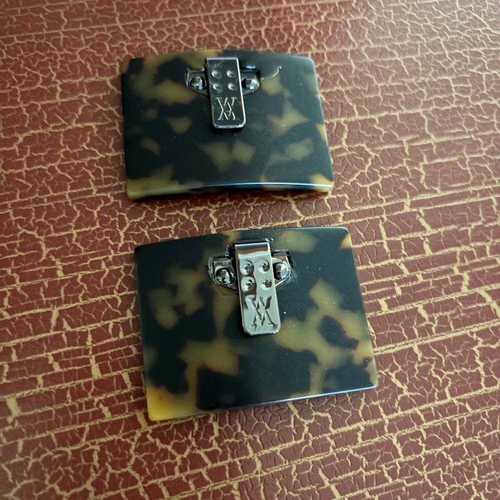 Tortoiseshell Patterned Shoe Clips - 1 pair - Picture 2 of 5